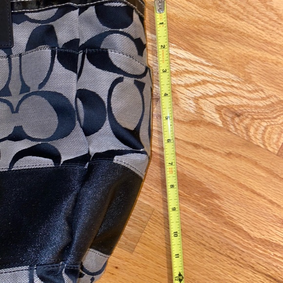 Coach diaper bag - Picture 3 of 9